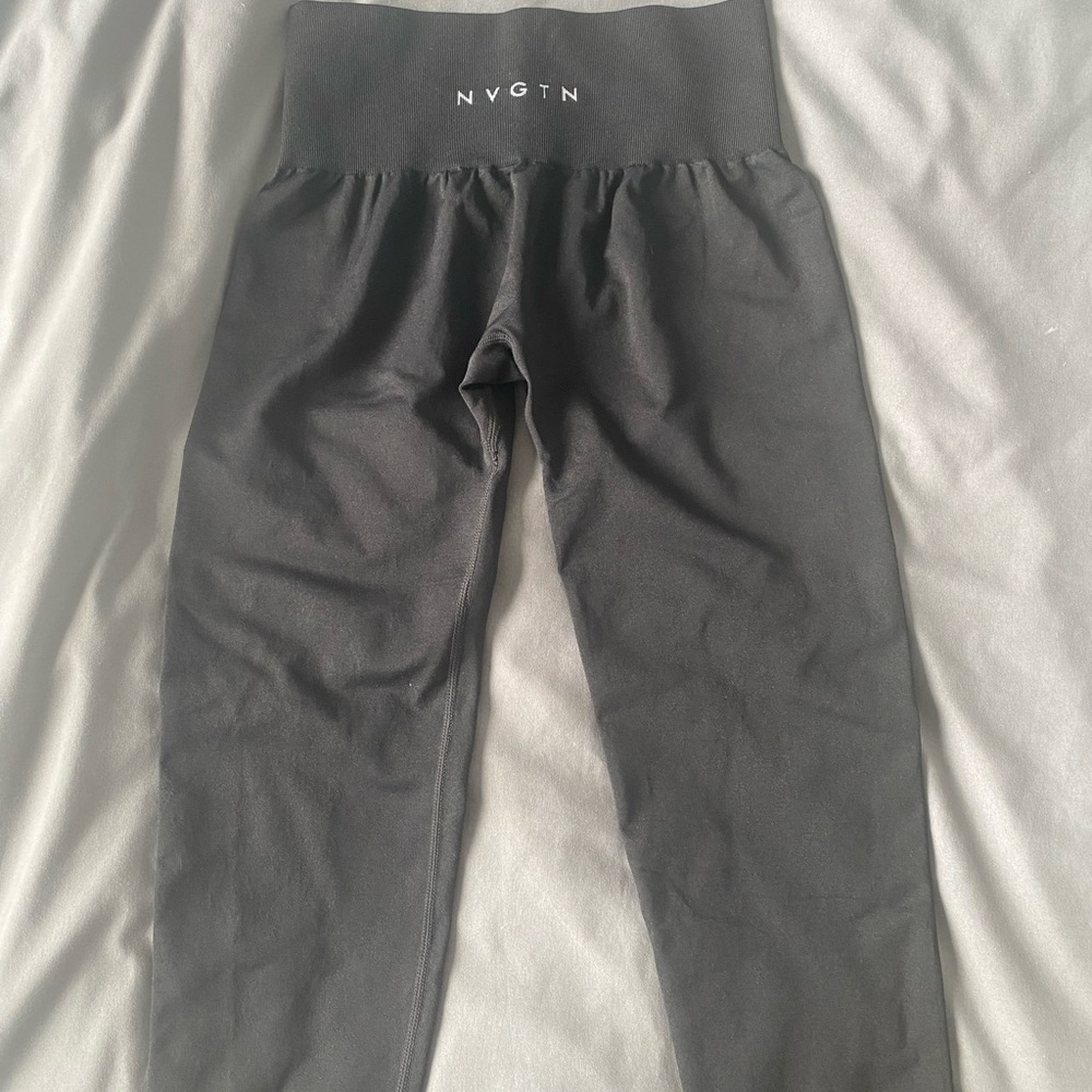 Black solid seamless leggings NVGTN